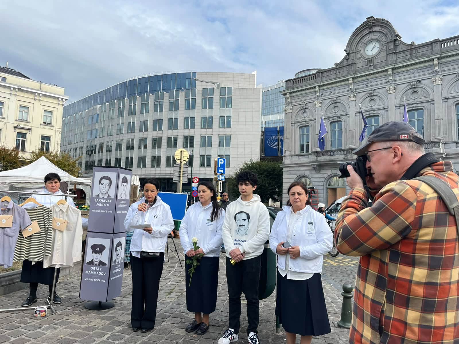 Azerbaijani families of missing persons stage protest outside European Parliament (PHOTO)