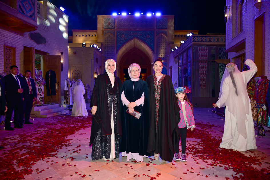 Heydar Aliyev Foundation VP Leyla Aliyeva tours Eternal City complex in Samarkand (PHOTO)