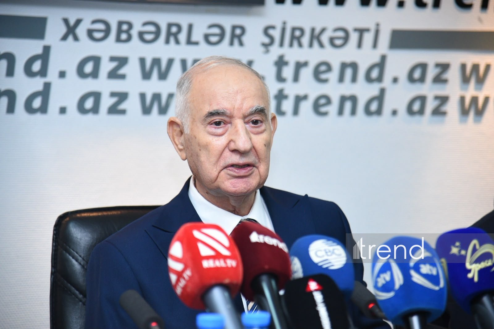 Azerbaijani security veteran presents book “View through security prism” (PHOTO/VIDEO)