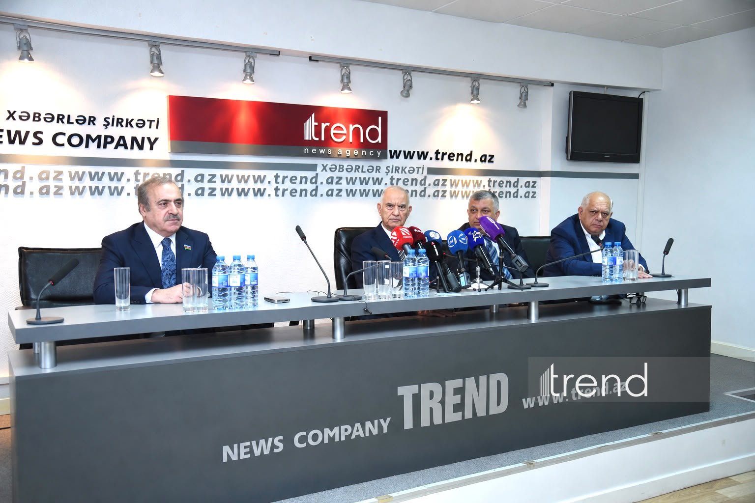 Azerbaijani security veteran presents book “View through security prism” (PHOTO/VIDEO)