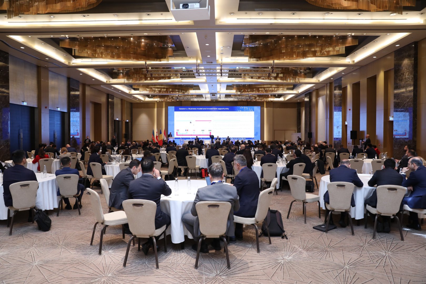 Baku forum discusses investment model for Green Energy Corridor (PHOTO)