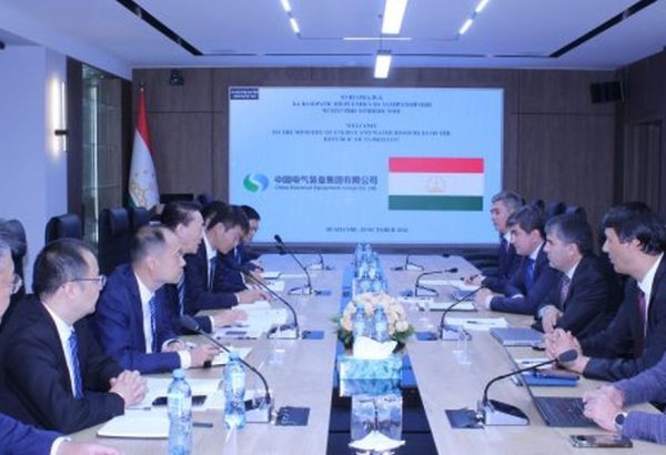 Tajikistan, China’s CEEG discuss solar, wind power buildout