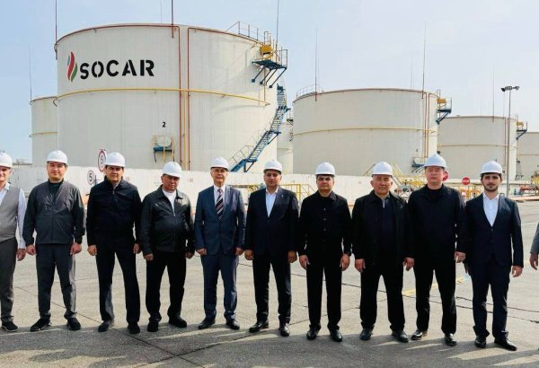 Uzbekneftegaz studies SOCAR’s fuel supply, storage practices in Azerbaijan