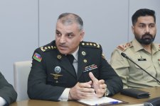 Azerbaijan’s MFA meets National Defense University course attendees (PHOTO)