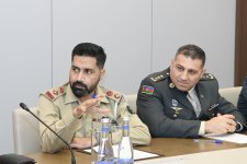 Azerbaijan’s MFA meets National Defense University course attendees (PHOTO)