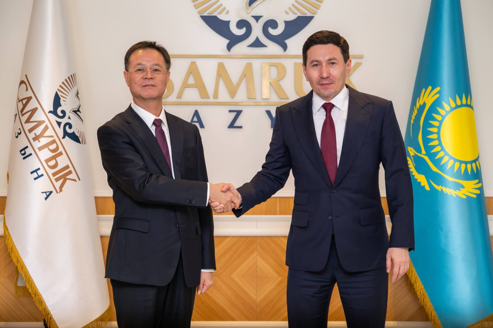 Kazakhstan's Samruk-Kazyna, CNPC hold talks on joint oil, gas projects