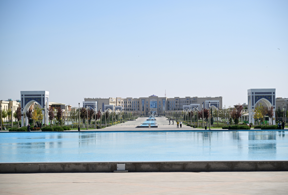 Heydar Aliyev Foundation VP Leyla Aliyeva visits “The World Through a Child’s Eyes” exhibition and Imam al-Bukhari Memorial Complex in Samarkand (PHOTO)