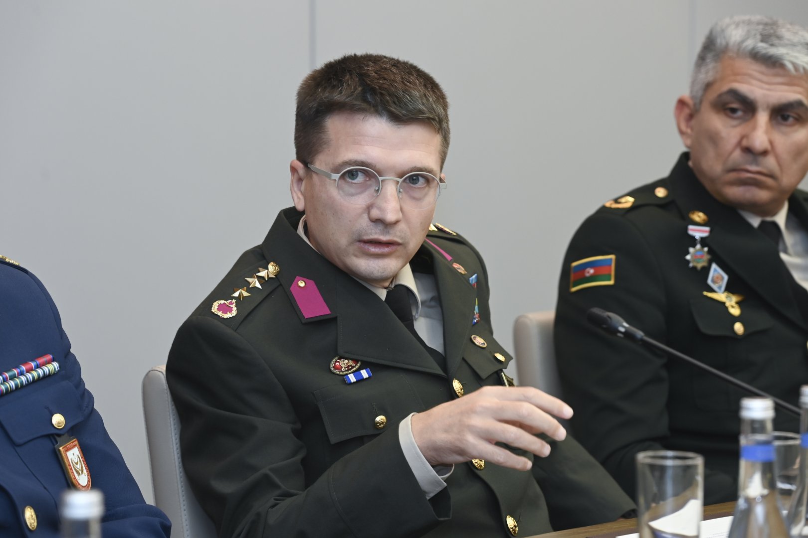 Azerbaijan’s MFA meets National Defense University course attendees (PHOTO)