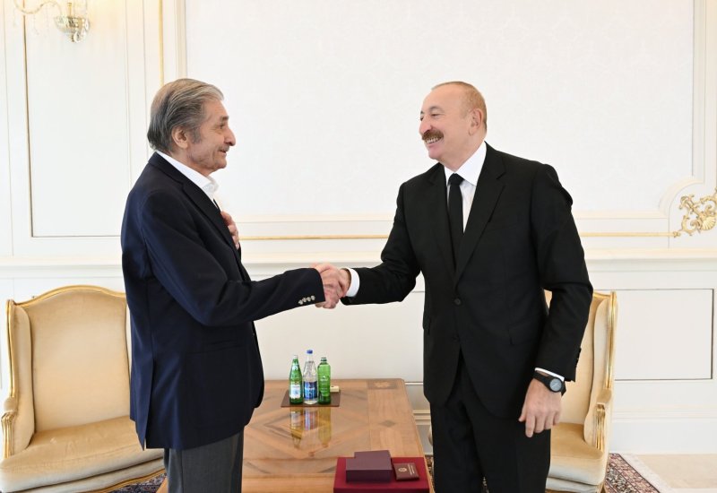 President Ilham Aliyev presents “Istiglal” Order to Farhad Khalilov