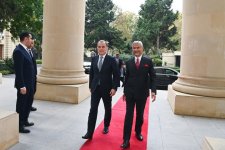 Azerbaijan, India discuss bilateral, regional issues (PHOTO)