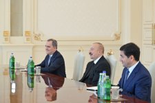 President Ilham Aliyev receives Minister of External Affairs of India (PHOTO)