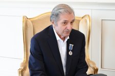 President Ilham Aliyev presents “Istiglal” Order to Farhad Khalilov