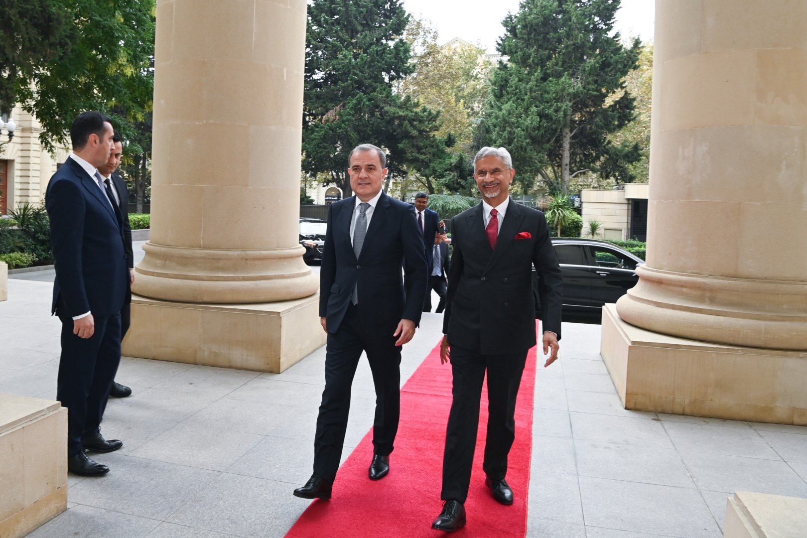 Azerbaijan, India discuss bilateral, regional issues (PHOTO)