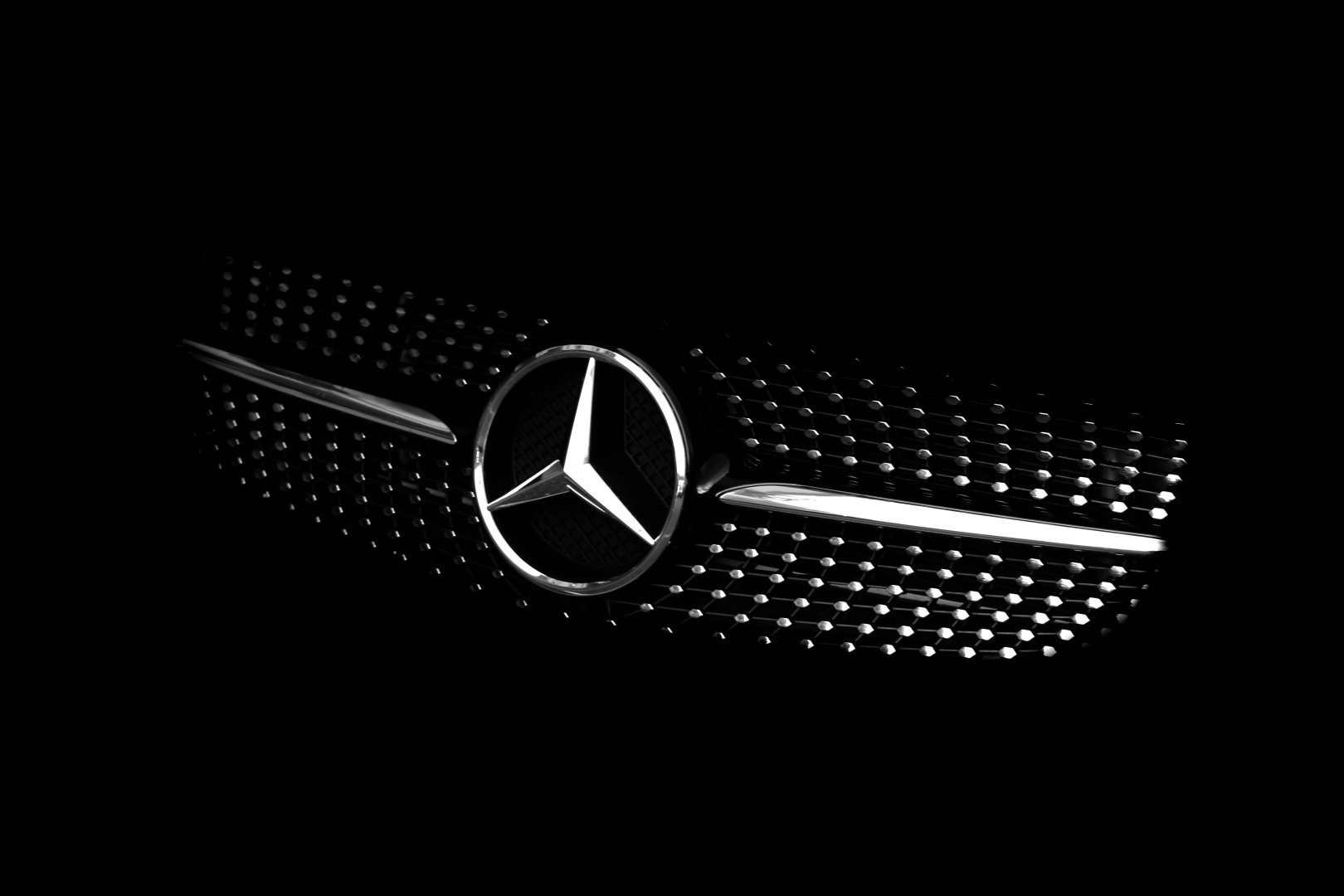 Fitch rates Mercedes-Benz auto lease ABS with 13.25% hard credit enhancement