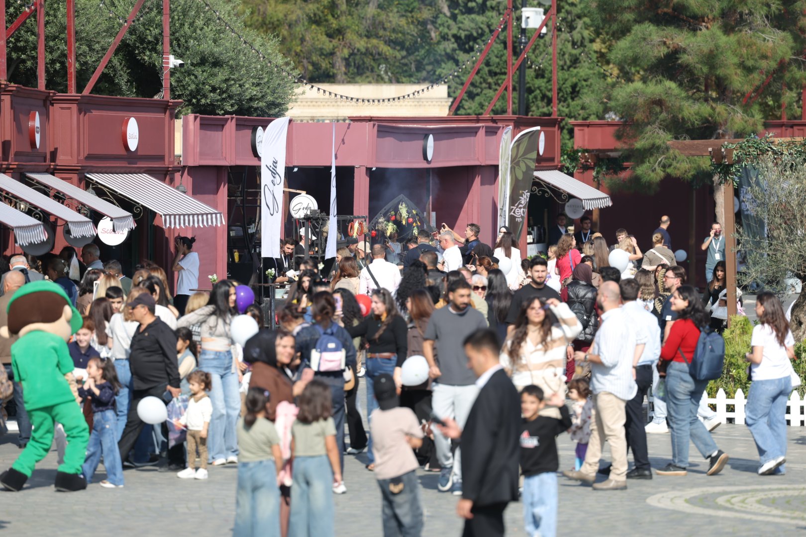 Olive Festival continues in Baku with rich musical program (PHOTO)