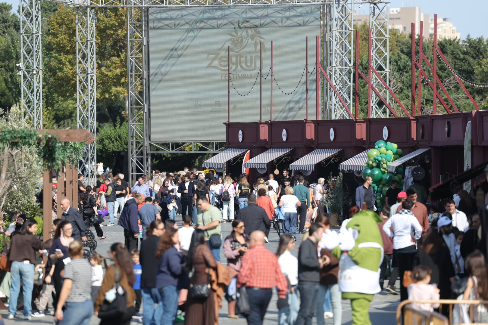 Olive Festival continues in Baku with rich musical program (PHOTO)