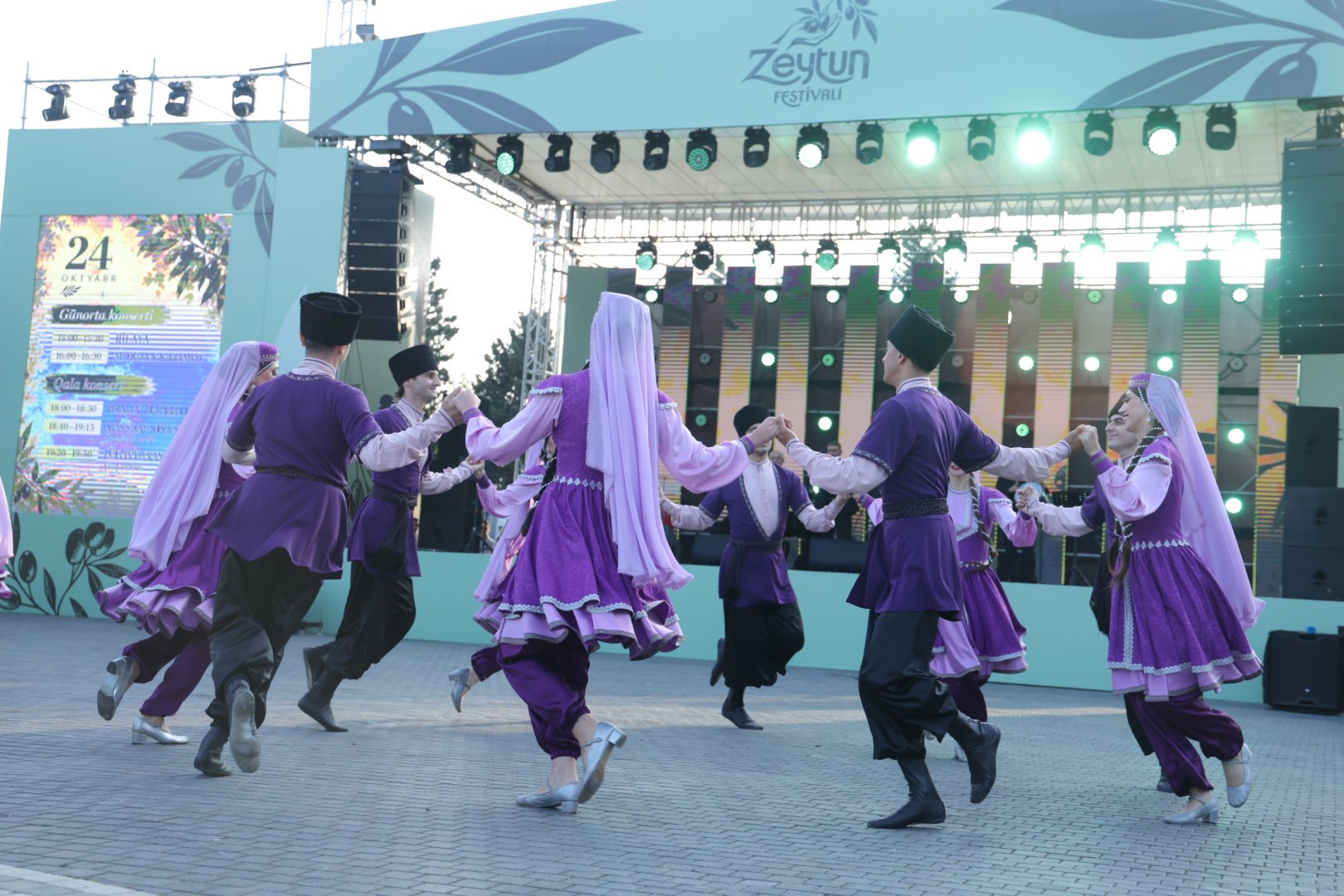 Olive Festival continues in Baku with rich musical program (PHOTO)