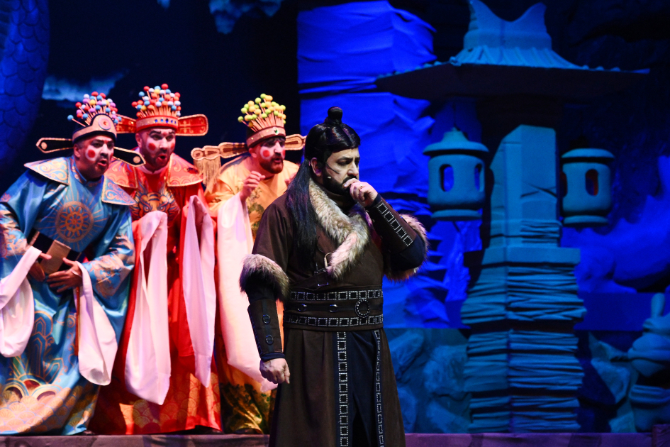 Heydar Aliyev Foundation VP Leyla Aliyeva attends premiere of opera “Turandot” (PHOTO)