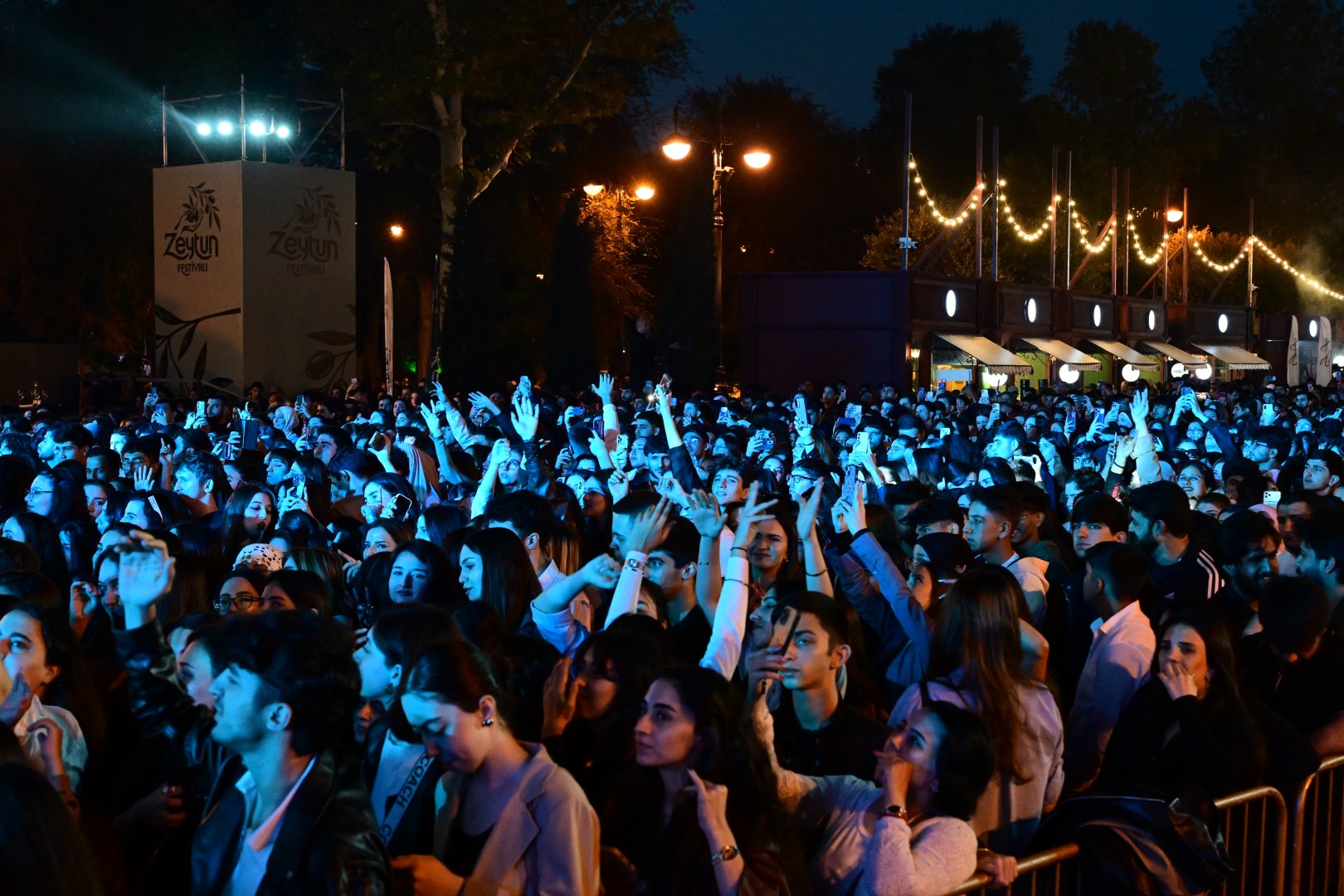 Pop stars take stage at Baku Olive Festival (PHOTO)