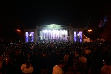 Pop stars take stage at Baku Olive Festival (PHOTO)