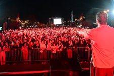 Pop stars take stage at Baku Olive Festival (PHOTO)