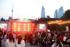 Pop stars take stage at Baku Olive Festival (PHOTO)