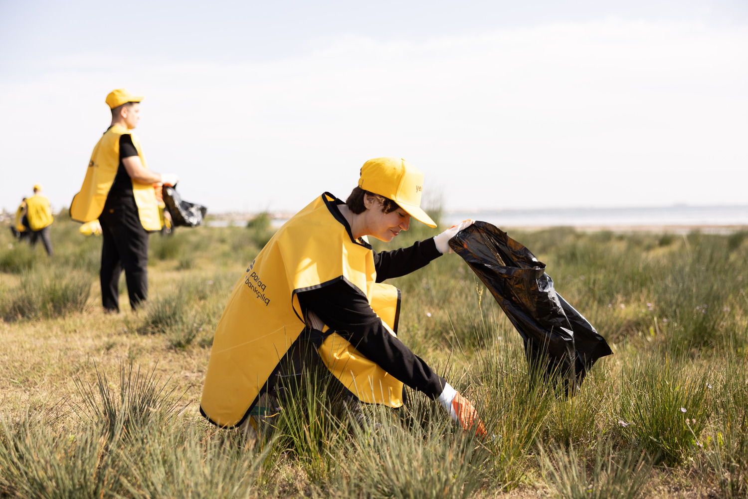Hovsan beach cleaned as part of Yelo Bank’s “Bright Shores” campaign (PHOTO)