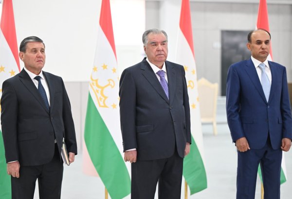 Tajikistan opens 15-story retail and service center in Vahdat