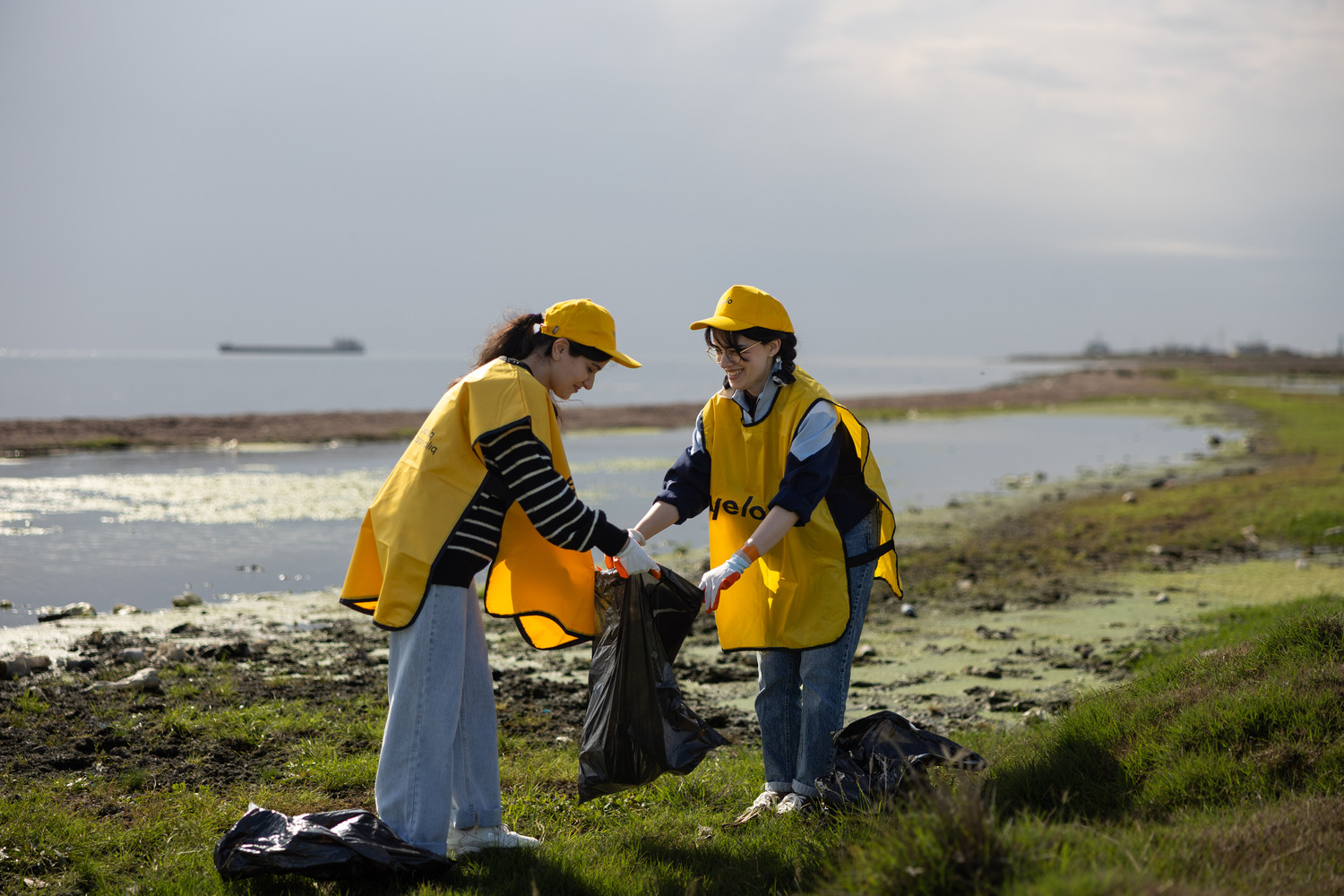 Hovsan beach cleaned as part of Yelo Bank’s “Bright Shores” campaign (PHOTO)