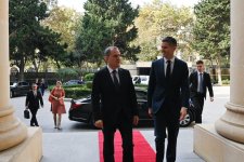 Azerbaijan, Netherlands discuss expanding bilateral cooperation (PHOTO)