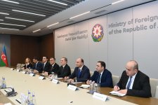 Azerbaijan, Netherlands discuss expanding bilateral cooperation (PHOTO)