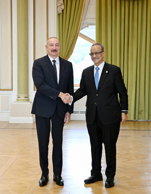 President of Azerbaijan Ilham Aliyev receives OIC Secretary-General (PHOTO)