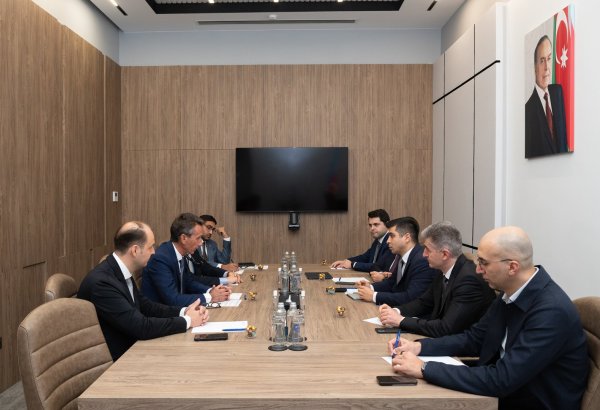 Azerbaijan, U.S. Fortinet discuss cybersecurity training program (PHOTO)