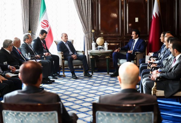 Iran, Qatar discuss expanding bilateral cooperation at Moscow summit