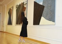 President Ilham Aliyev, First Lady Mehriban Aliyeva, and family members view retrospective exhibition “My Absheron: Plus” (PHOTO)
