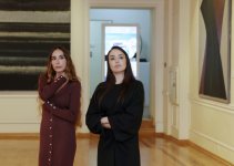 President Ilham Aliyev, First Lady Mehriban Aliyeva, and family members view retrospective exhibition “My Absheron: Plus” (PHOTO)