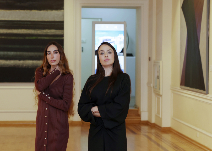 President Ilham Aliyev, First Lady Mehriban Aliyeva, and family members view retrospective exhibition “My Absheron: Plus” (PHOTO)