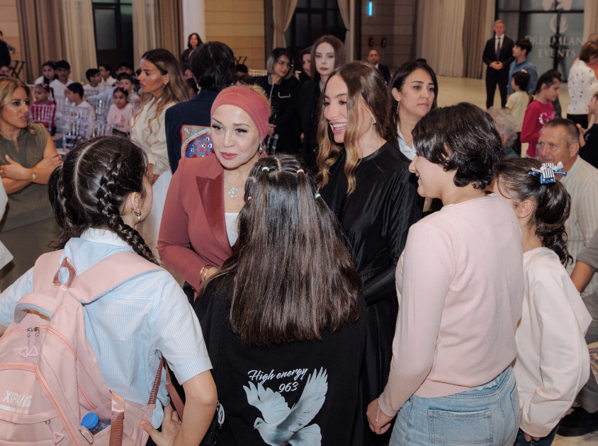 Leyla Aliyeva and Arzu Aliyeva attend concert presented as part of “Aria of Heaven” project (PHOTO)