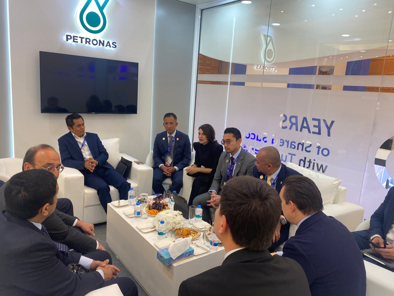 Uzbekneftegaz, Petronas uzunmüddətli qaz təchizatı və birgə layihələri müzakirə edir