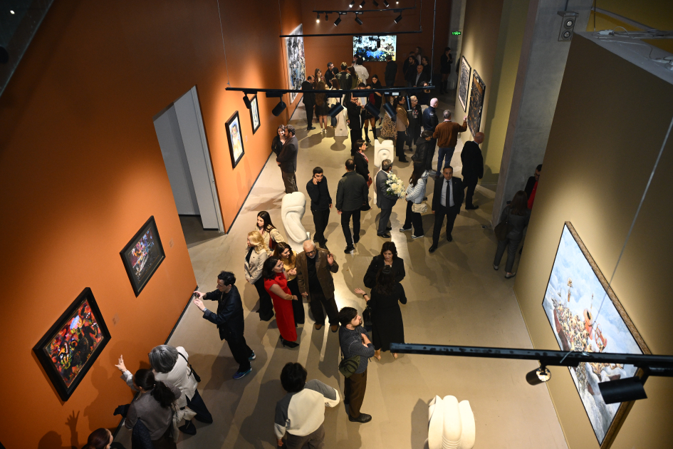 Leyla Aliyeva and Alena Aliyeva attend “ENGRAM” exhibition at Museum of Azerbaijani Painting (PHOTO)
