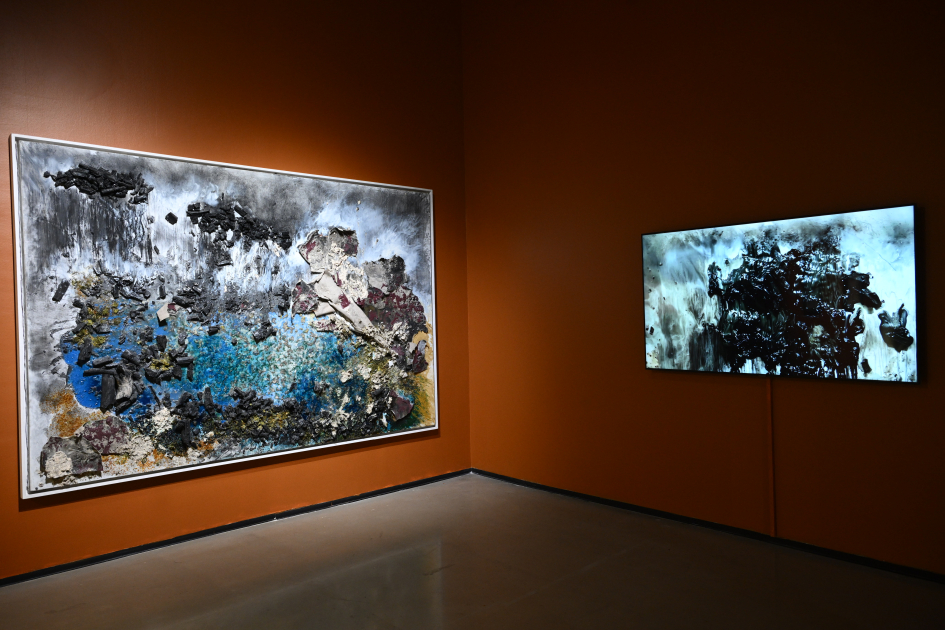 Leyla Aliyeva and Alena Aliyeva attend “ENGRAM” exhibition at Museum of Azerbaijani Painting (PHOTO)