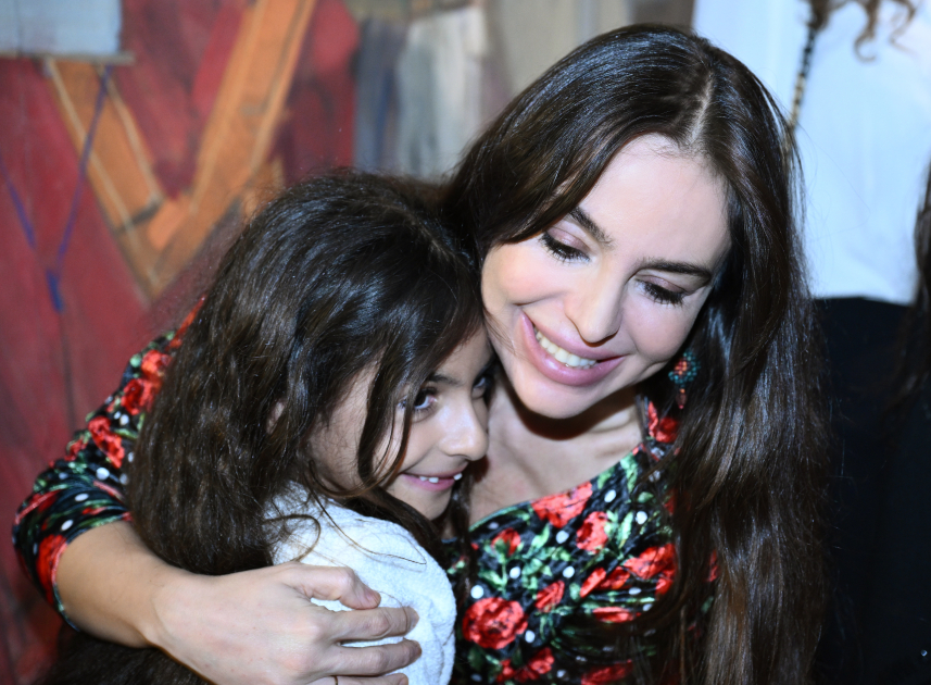 Leyla Aliyeva and Alena Aliyeva attend “ENGRAM” exhibition at Museum of Azerbaijani Painting (PHOTO)