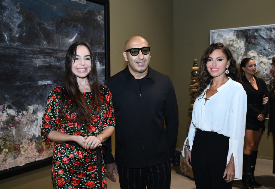Leyla Aliyeva and Alena Aliyeva attend “ENGRAM” exhibition at Museum of Azerbaijani Painting (PHOTO)