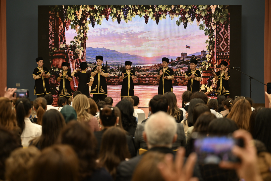 Heydar Aliyev Foundation VP Leyla Aliyeva attends traditional charity Autumn Festival – Harvest Day at ADA School (PHOTO)