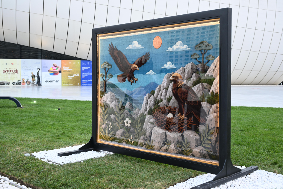 Heydar Aliyev Foundation VP Leyla Aliyeva and Alena Aliyeva attend official opening of Art Weekend (PHOTO)
