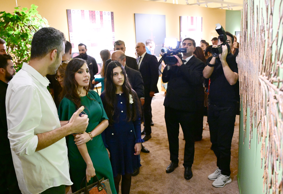 Heydar Aliyev Foundation VP Leyla Aliyeva and Alena Aliyeva attend official opening of Art Weekend (PHOTO)