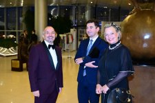 Heydar Aliyev Foundation VP Leyla Aliyeva and Alena Aliyeva attend official opening of Art Weekend (PHOTO)